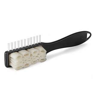 Креповая щетка для замши и нубука Famaco Brosse Crepe Manche Plastique фото 11671
